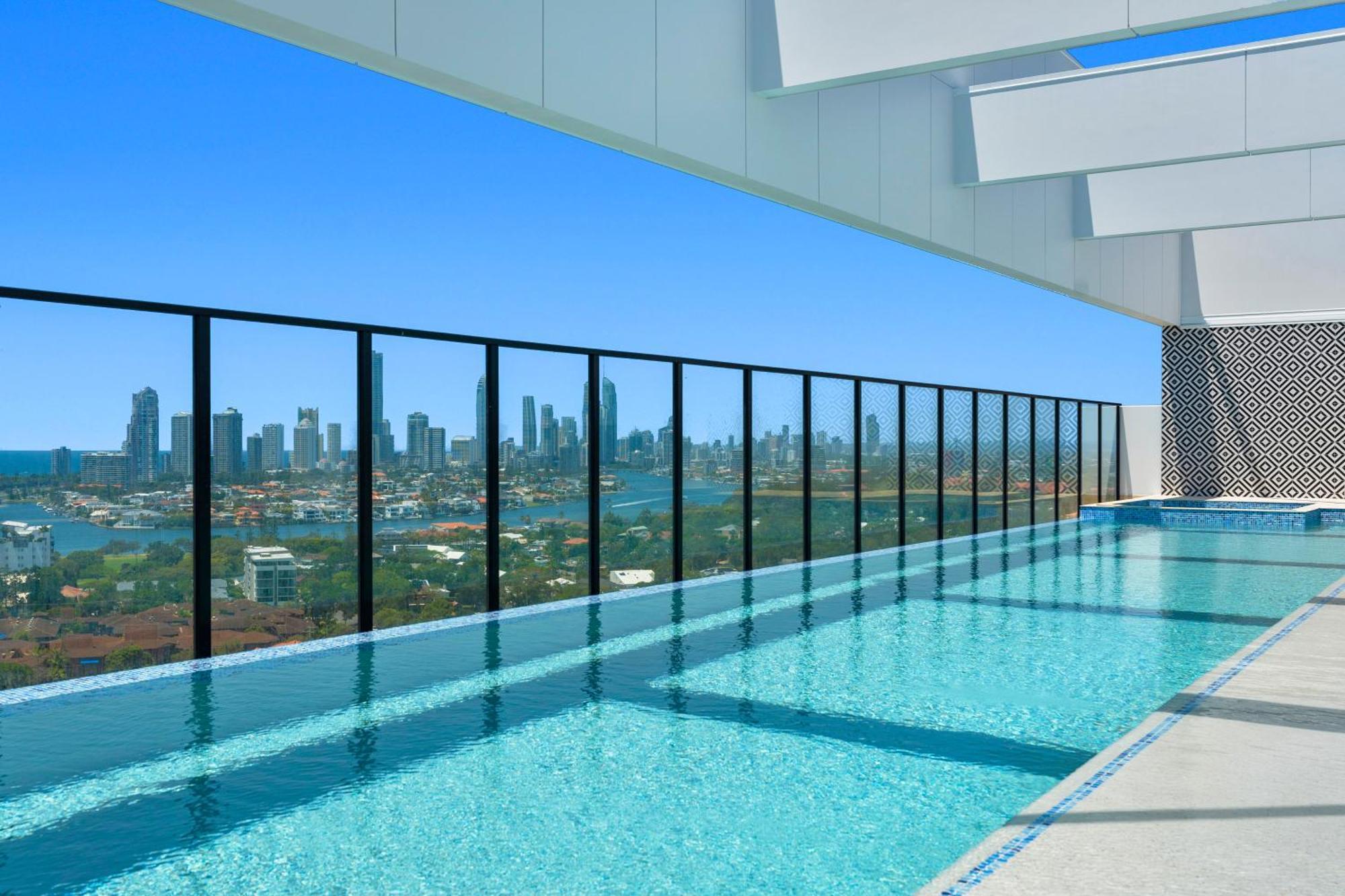 Tryp By Wyndham Southport Gold Coast Hotel Apartments Exterior photo