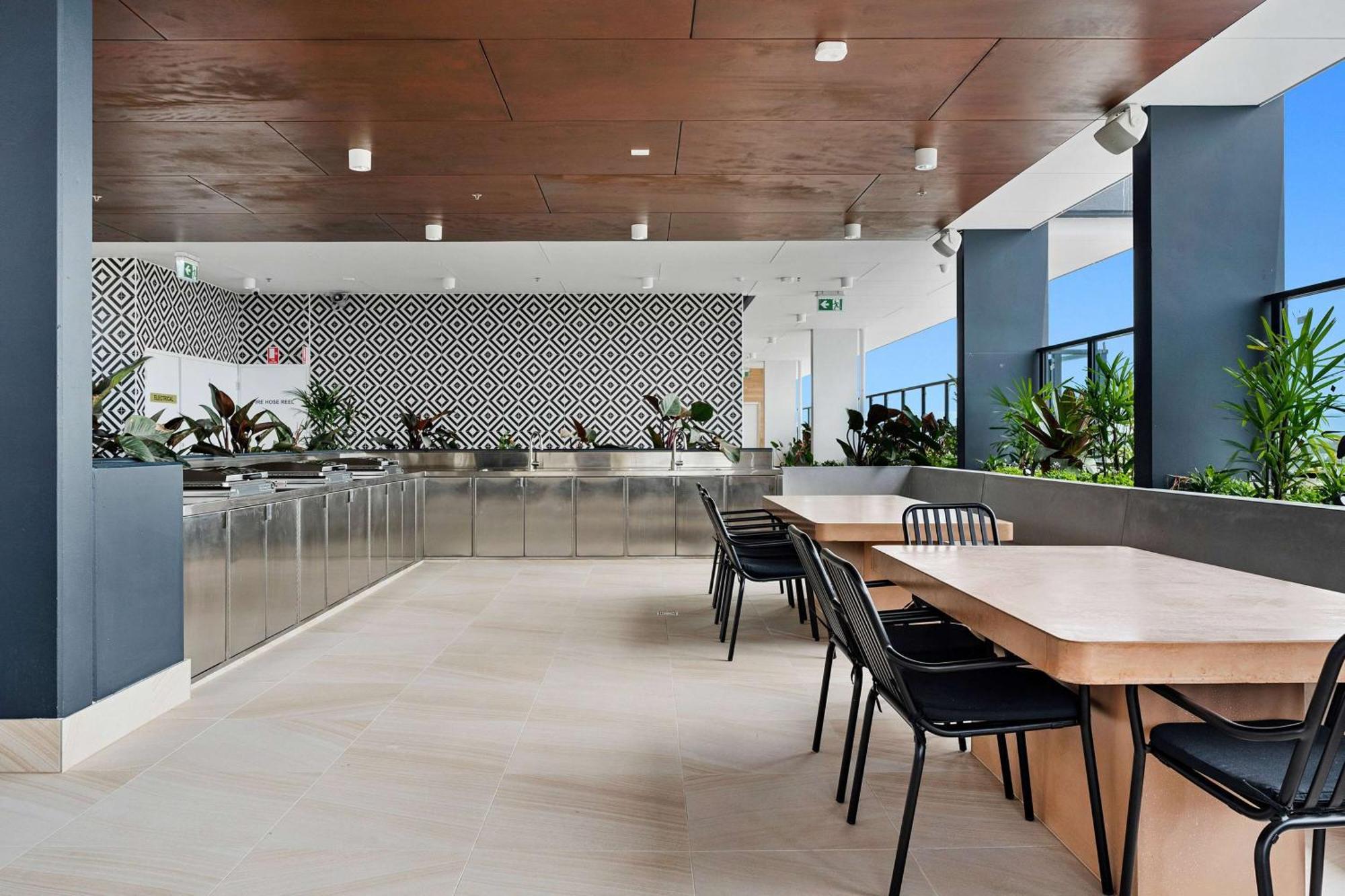 Tryp By Wyndham Southport Gold Coast Hotel Apartments Exterior photo